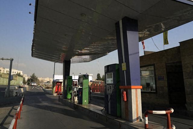 当地时间2023年12月18日，伊朗德黑兰，一家关闭的加油站。（图源 视觉中国）